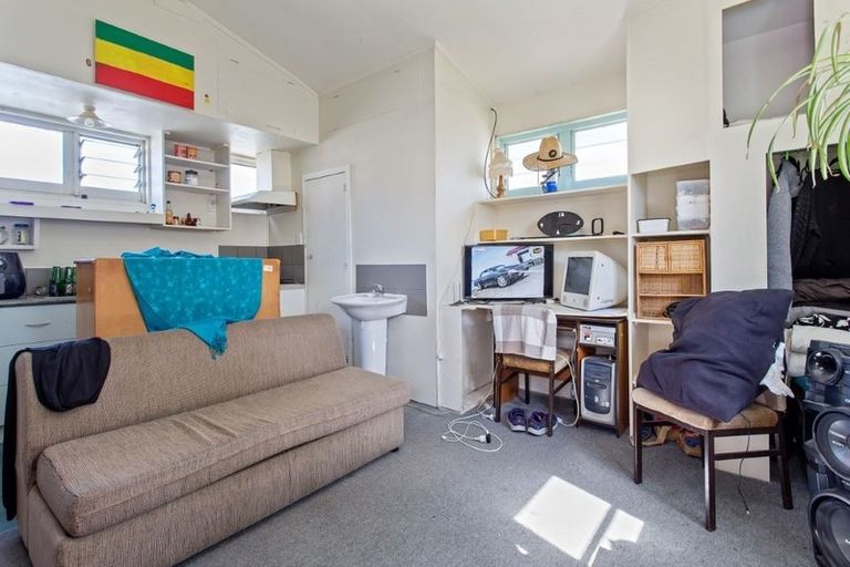 Photo of property in 17 Havelock Street, Phillipstown, Christchurch, 8011