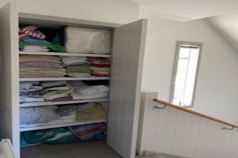 Photo of property in 16 Cavalry Close, Crofton Downs, Wellington, 6035