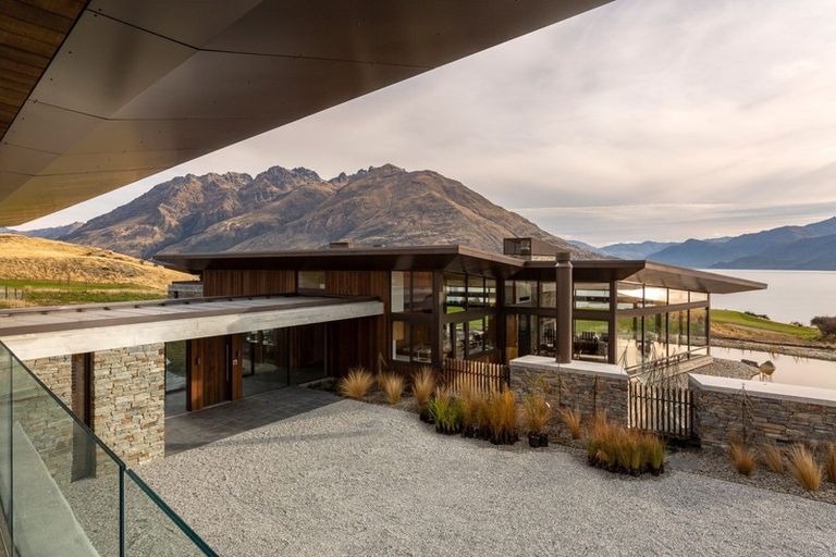 Photo of property in 7 Hidden Island Road, Jacks Point, Queenstown, 9371