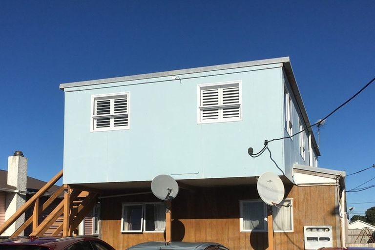 Photo of property in 2/71 Kemp Street, Kilbirnie, Wellington, 6022