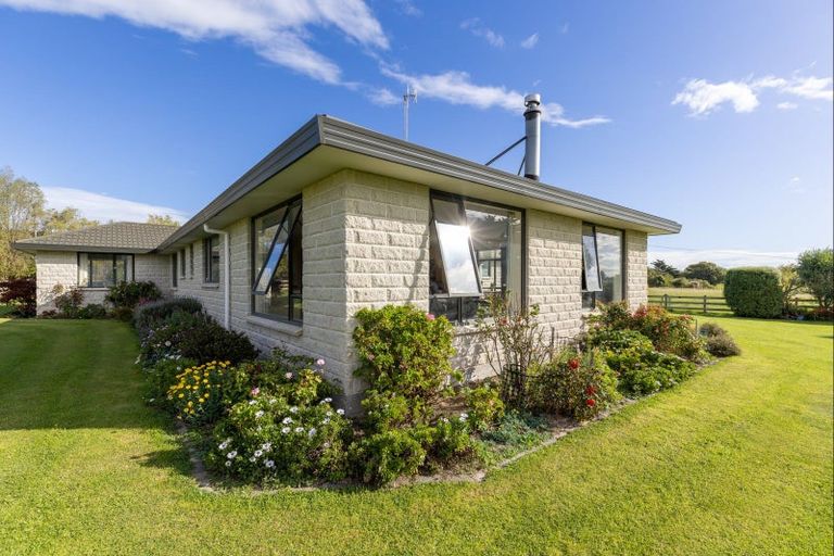 Photo of property in 205-233 Fitzherbert Road East, Aokautere, Palmerston North, 4471