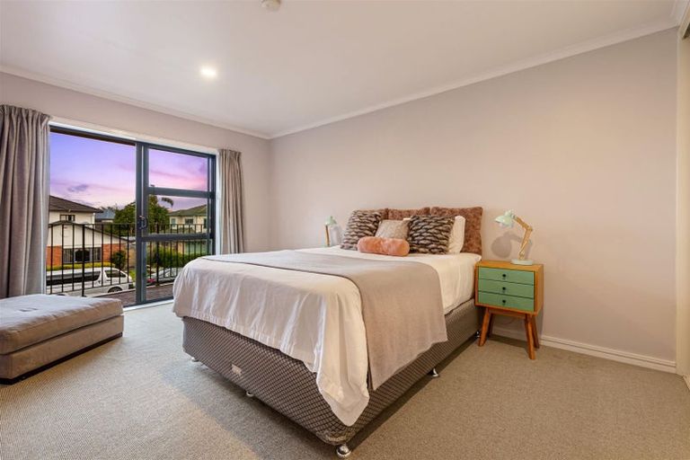 Photo of property in 11 Gunner Drive, Te Atatu Peninsula, Auckland, 0610