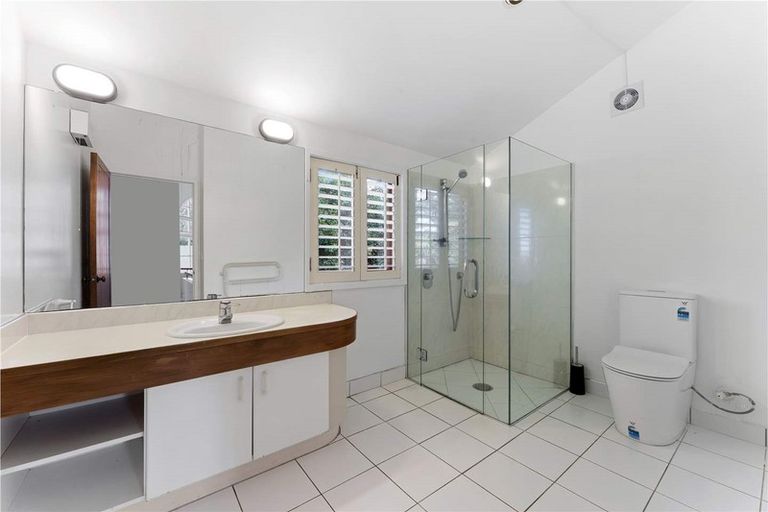 Photo of property in 60 Kohimarama Road, Kohimarama, Auckland, 1071