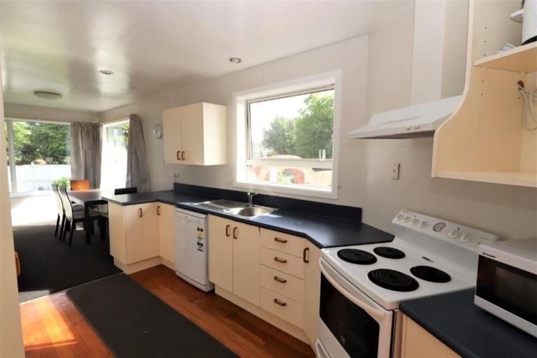 Photo of property in 15 Newbridge Place, Ilam, Christchurch, 8041