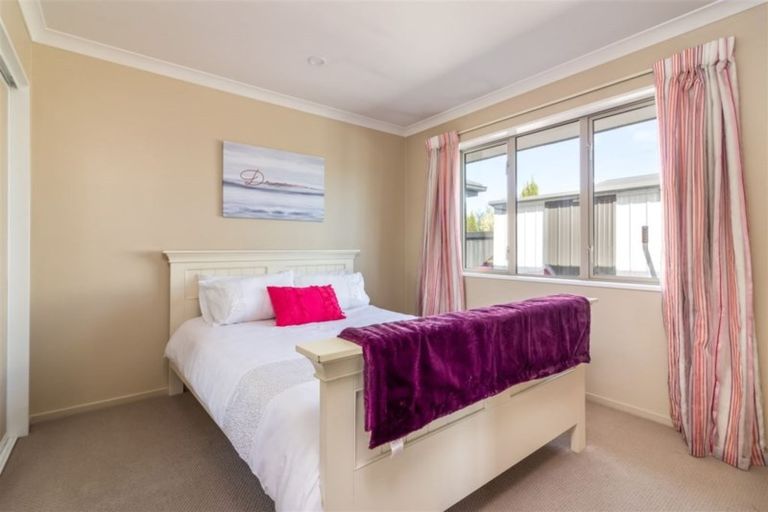Photo of property in 2 Bernice Crescent, Yaldhurst, Christchurch, 8042
