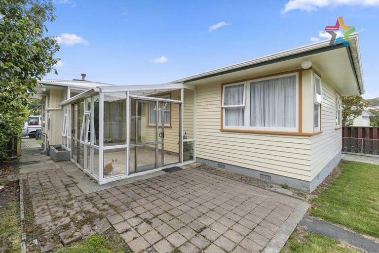 Photo of property in 15 Momona Street, Wainuiomata, Lower Hutt, 5014