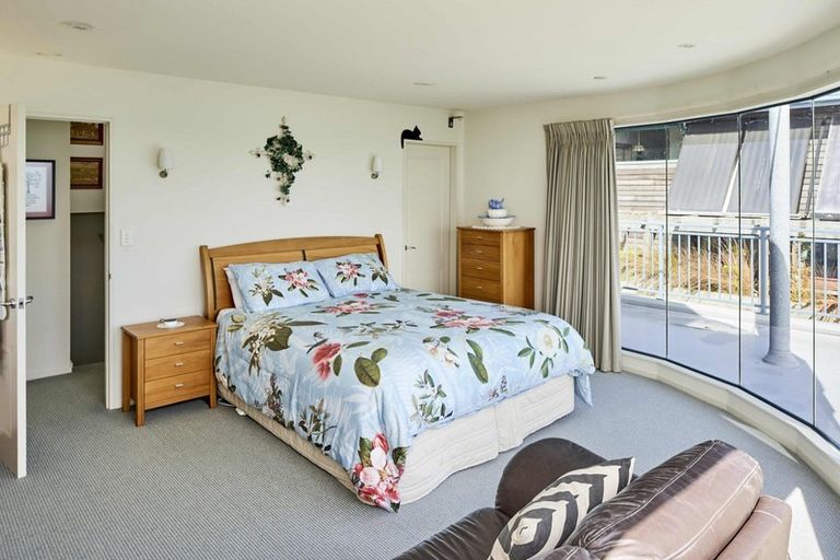 Photo of property in 30 Moana Road, Plimmerton, Porirua, 5026