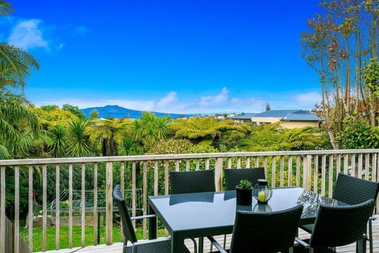 Photo of property in 88 Parr Terrace, Castor Bay, Auckland, 0620