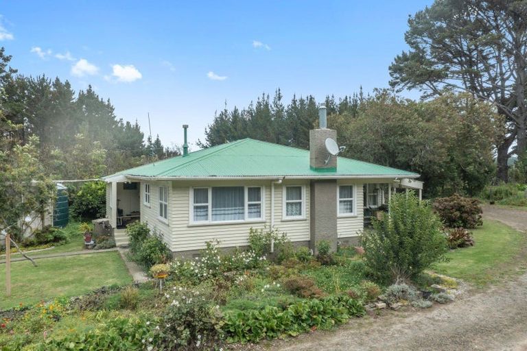Photo of property in 141 Kellys Bay Road, Pouto, Te Kopuru, 0391