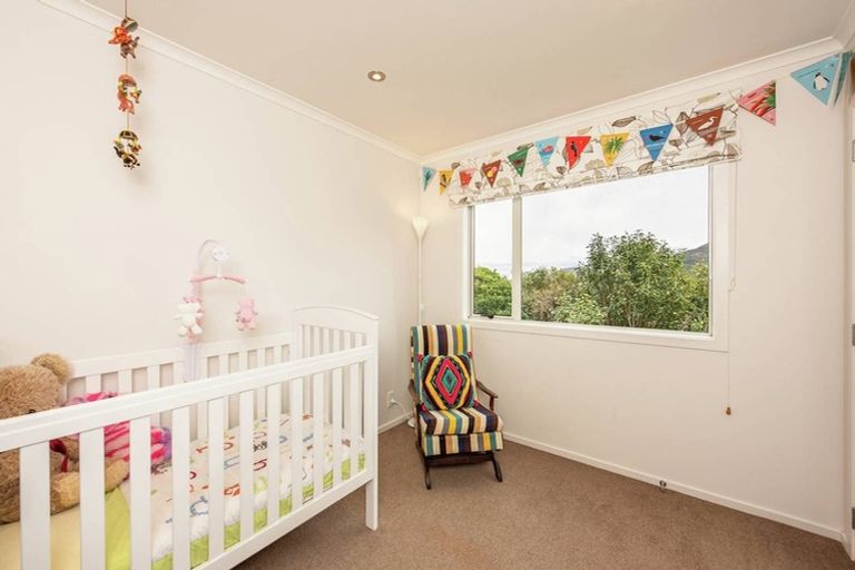 Photo of property in 42a Landsdowne Terrace, Karori, Wellington, 6012