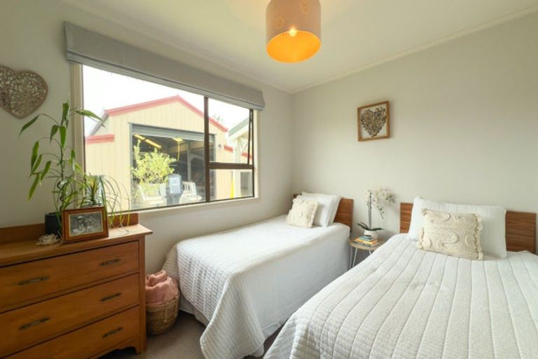 Photo of property in 128 Kiwi Road, Whangamata, 3620