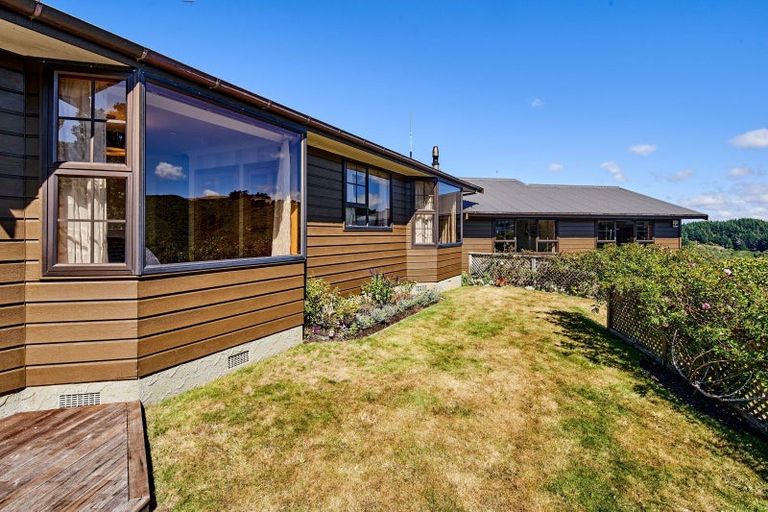 Photo of property in 63 Maungaraki Road, Korokoro, Lower Hutt, 5012