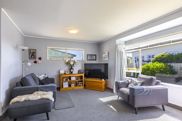 Photo of property in 2/2 Anzac Avenue, Onekawa, Napier, 4110