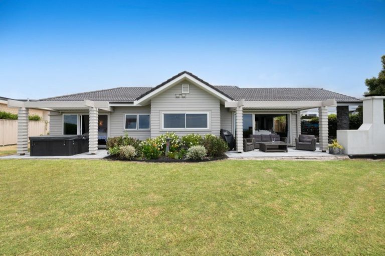 Photo of property in 23 Manhattan Rise, Orewa, 0931