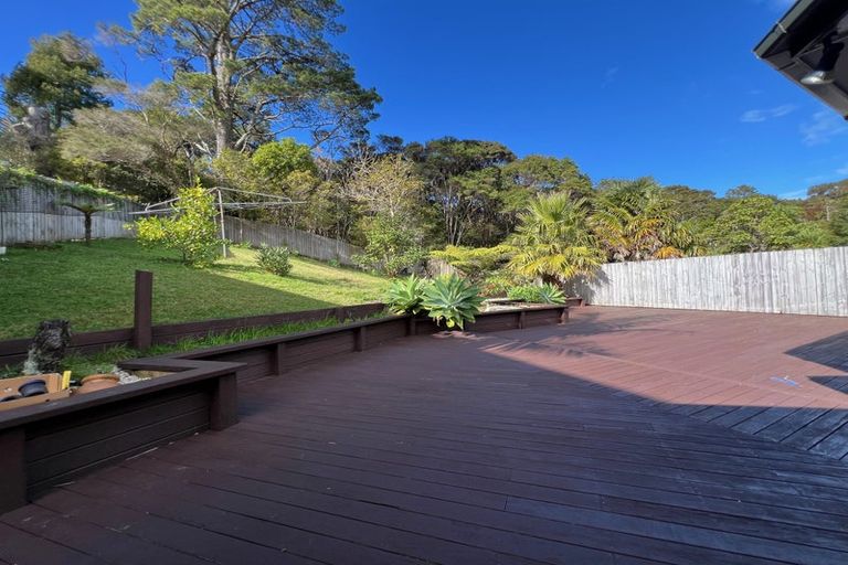 Photo of property in 49 Woodfern Crescent, Titirangi, Auckland, 0604