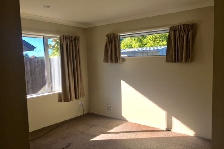 Photo of property in 19 Papaumu Green, Parklands, Christchurch, 8083