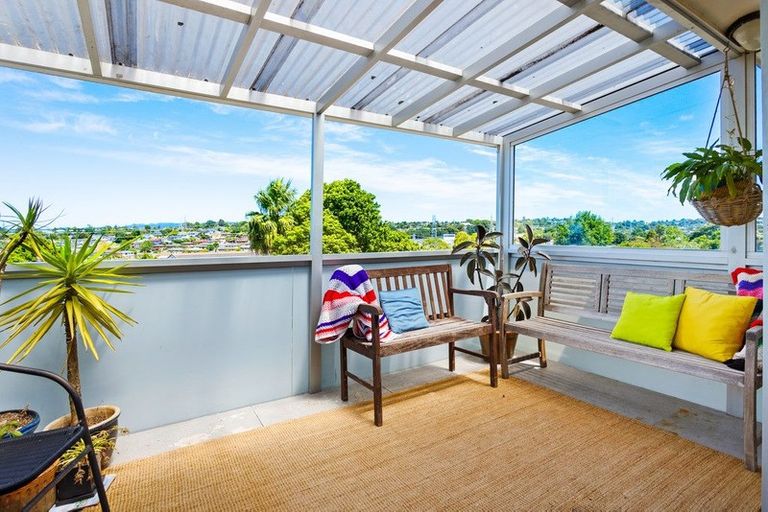 Photo of property in 22 Redwood Drive, Massey, Auckland, 0614
