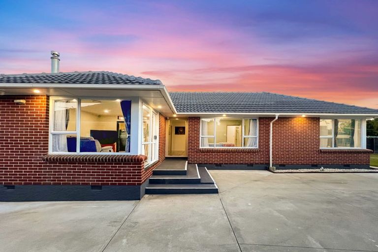 Photo of property in 32 Dunstan Crescent, Hornby, Christchurch, 8042