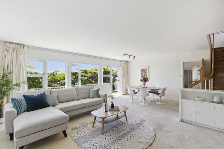 Photo of property in 67 Wadestown Road, Wadestown, Wellington, 6012