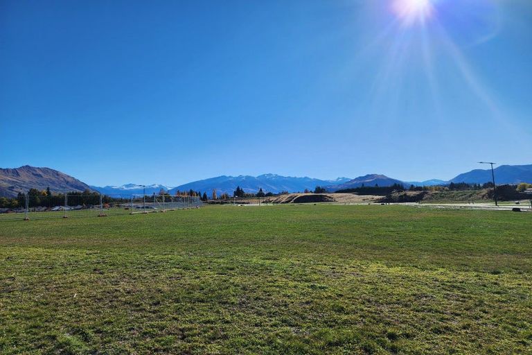 Photo of property in 13 Simpson Crescent, Wanaka, 9305