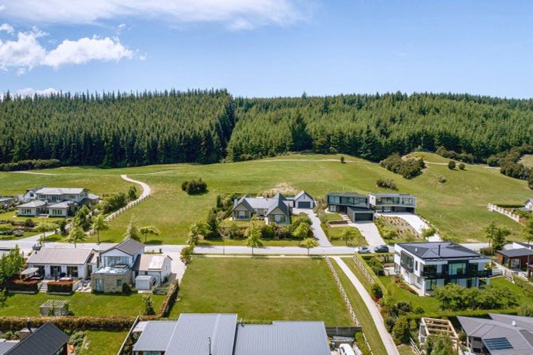 Photo of property in 49 Forest Heights, Wanaka, 9305