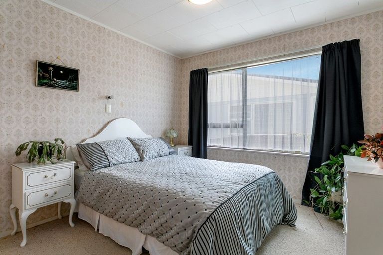 Photo of property in 18 Invergarry Road, Hilltop, Taupo, 3330