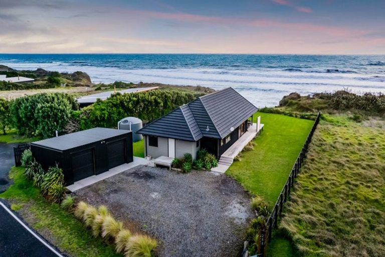 Photo of property in 288 Tai Road, Opunake, 4681