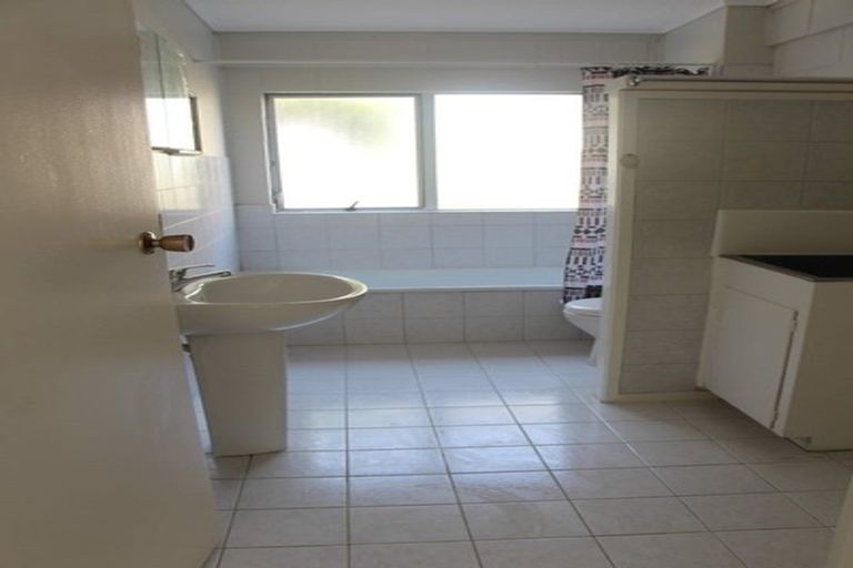 Photo of property in 5/48 Mcleod Road, Henderson, Auckland, 0612