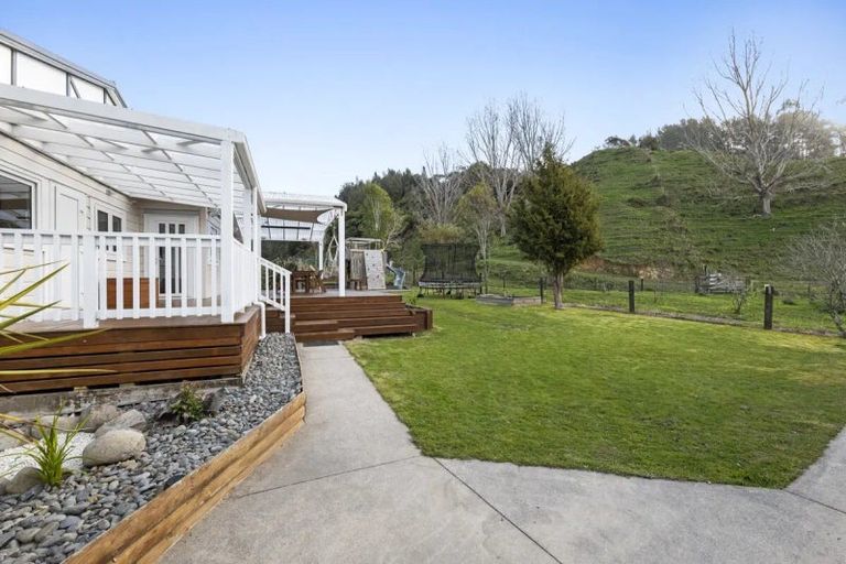 Photo of property in 186 Uruti Road, Uruti, Urenui, 4378
