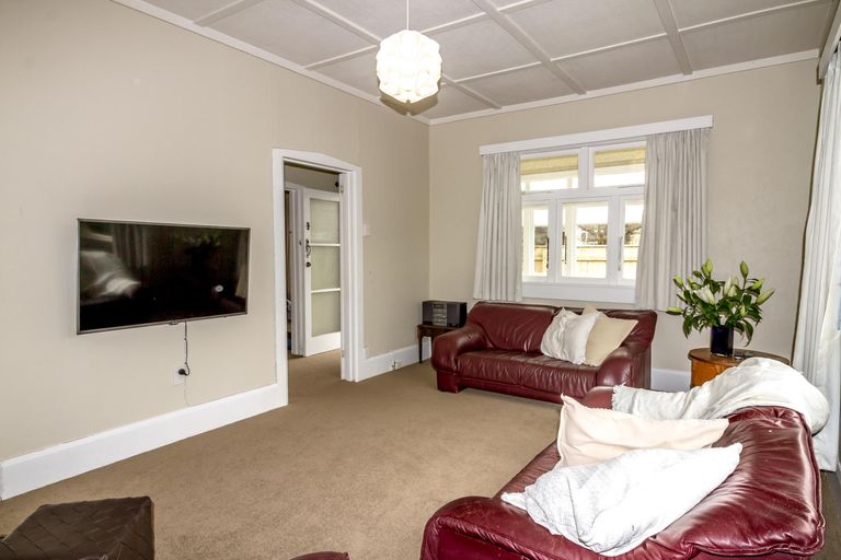 Photo of property in 90 Lyndhurst Street, Takaro, Palmerston North, 4412
