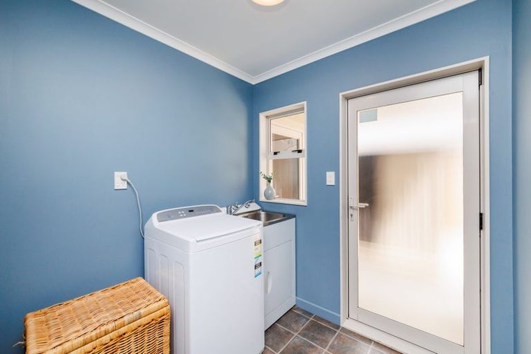 Photo of property in 25 Rodeo Drive, Kelvin Grove, Palmerston North, 4414