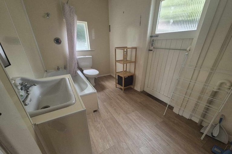 Photo of property in 21 Manuka Street, Otaki Beach, Otaki, 5512