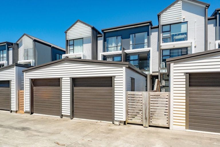 Photo of property in 35 Settlers Avenue, Hobsonville, Auckland, 0618