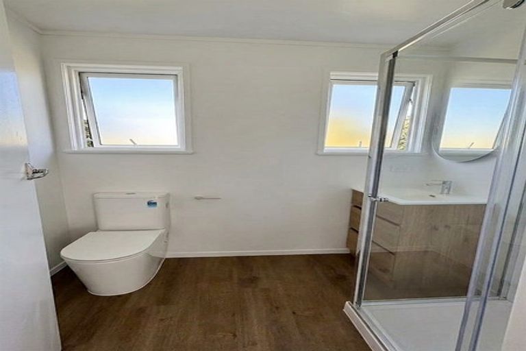 Photo of property in 80 Riverpark Crescent, Henderson, Auckland, 0610