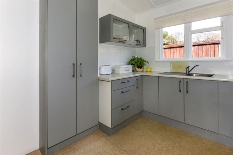 Photo of property in 1 Celia Street, Redcliffs, Christchurch, 8081