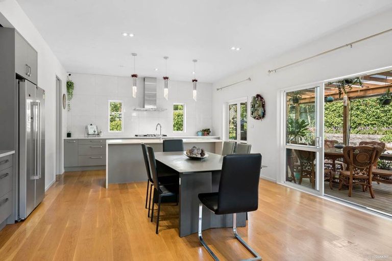 Photo of property in 309a Lake Road, Hauraki, Auckland, 0622