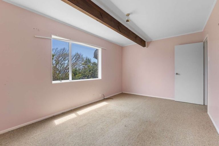 Photo of property in 11 South Road, Moturoa, New Plymouth, 4310