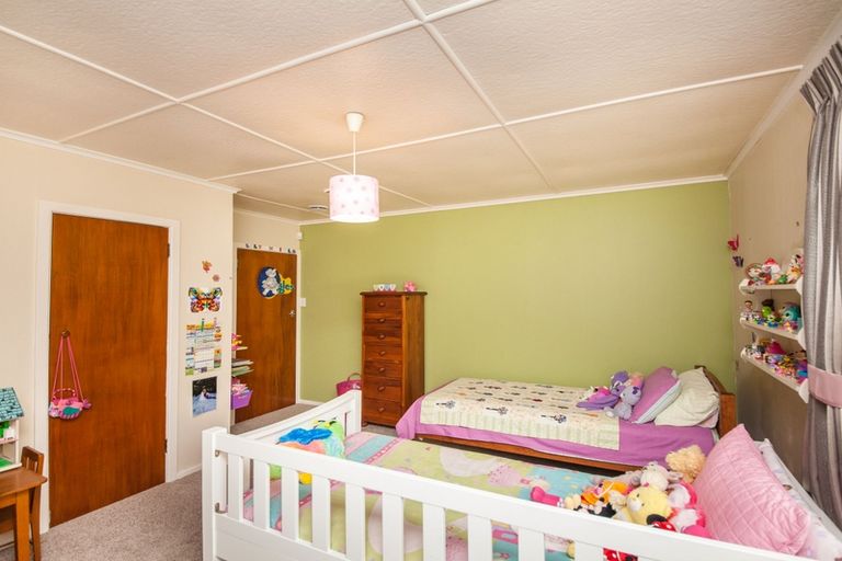 Photo of property in 577 Featherston Street, Roslyn, Palmerston North, 4414