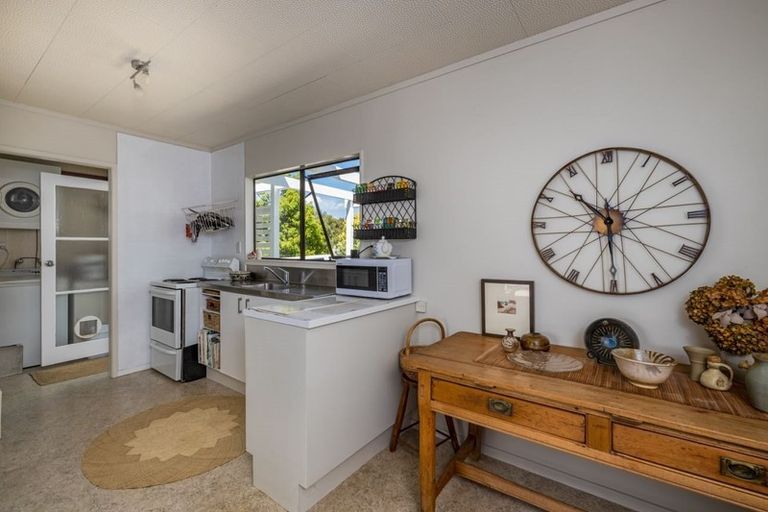 Photo of property in 6 Johnson Lane, Haruru, 0204