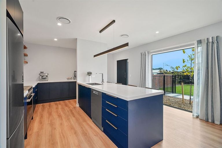 Photo of property in 21 Maurice James Way, Prebbleton, 7604