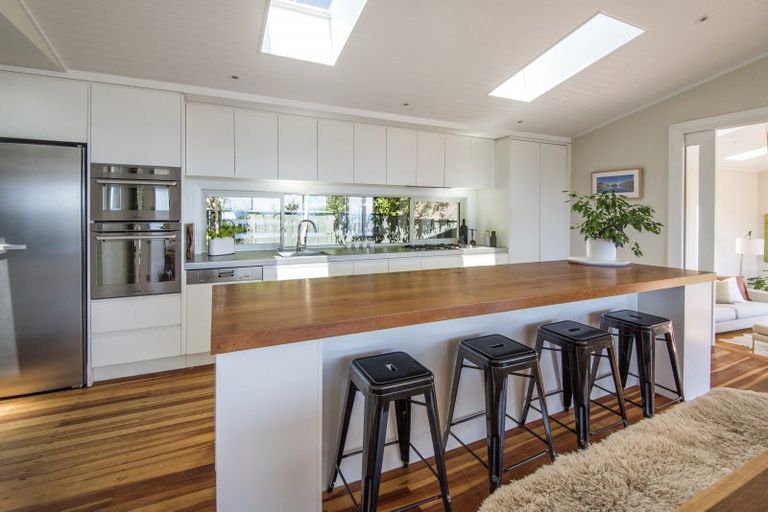 Photo of property in 120 Aberdeen Road, Campbells Bay, Auckland, 0620