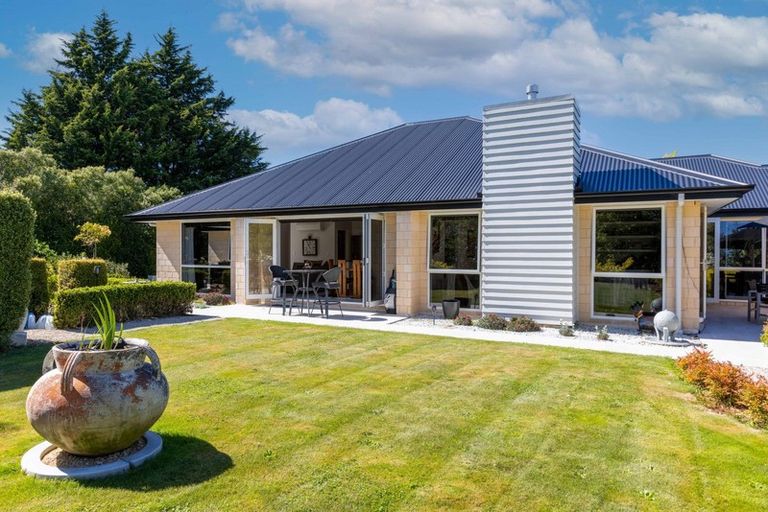 Photo of property in 7 Teviotview Place, Amberley, 7410