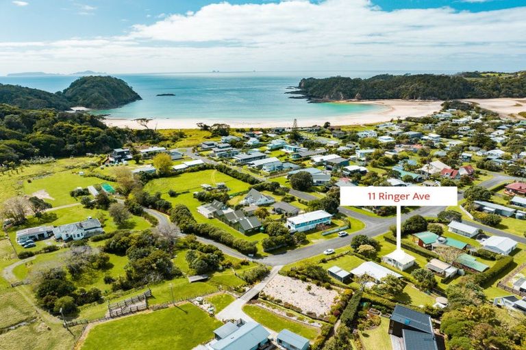 Photo of property in 11 Ringer Avenue, Matapouri, Whangarei, 0173