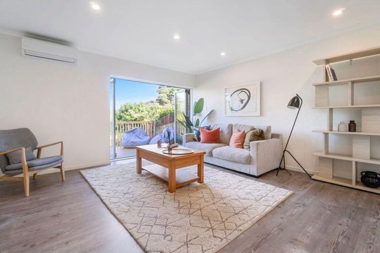 Photo of property in 1/10 Bryers Place, Bayview, Auckland, 0629
