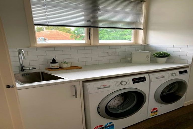 Photo of property in 1 Waitaua Street, Papakura, 2110