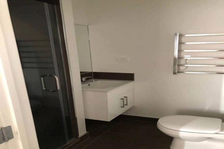 Photo of property in 2/53 May Street, Hamilton East, Hamilton, 3216