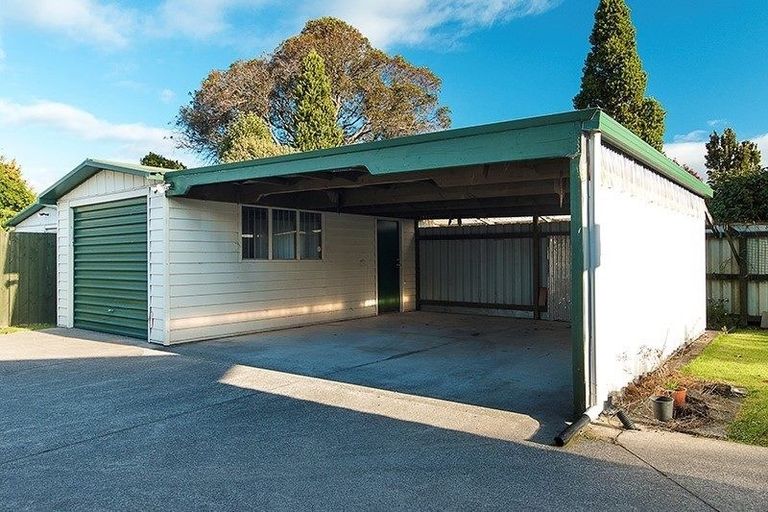 Photo of property in 32 Norfolk Rise, Waiuku, 2123