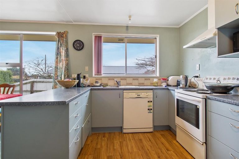 Photo of property in 6 Price Street, Waimate, 7924