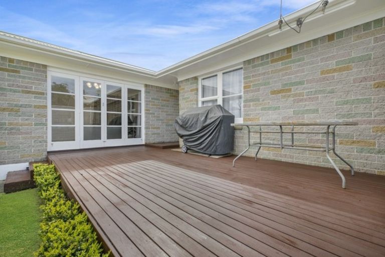 Photo of property in 1/4 Royal Arch Place, Rosehill, Papakura, 2113
