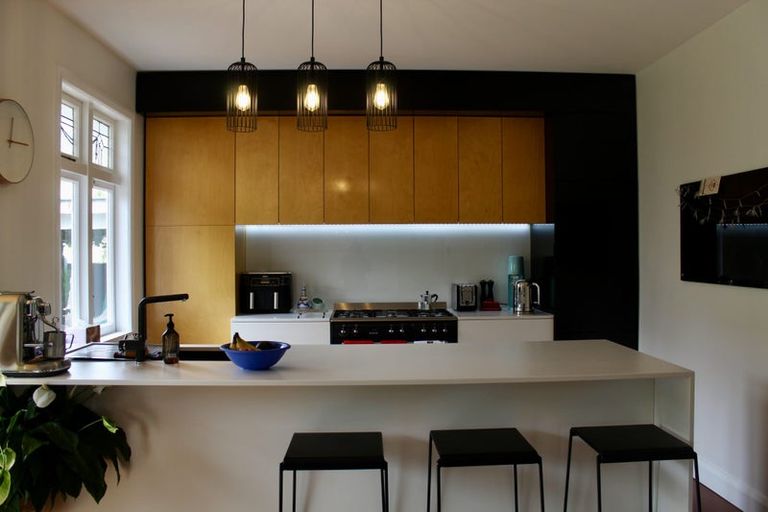 Photo of property in 18 Fernlea Avenue, Karori, Wellington, 6012